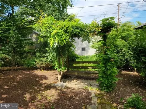 207 E Main St, Lititz, PA 17543 photo 12