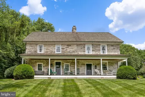 290 Old Leacock Rd, Gordonville, PA 17529