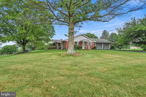 206 Hershey Rd, Lititz, PA 17543