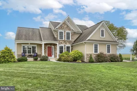 658 Melissa Ln, Mount Joy, PA 17552