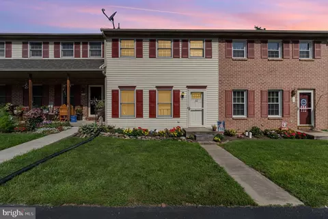 66 Ironstone Dr, Elizabethtown, PA 17022