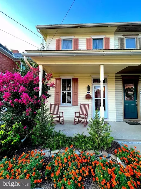 43 W Main St, Mountville, PA 17554