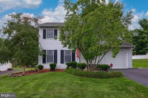 2340 Henbird Ln, Lancaster, PA 17601