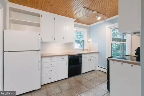 415 Laurel Ave, Lititz, PA 17543 photo 9