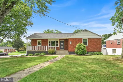 84 Delp Rd, Lancaster, PA 17601