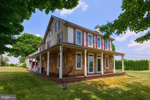 920 Rabbit Hill Rd, Lititz, PA 17543 photo 2