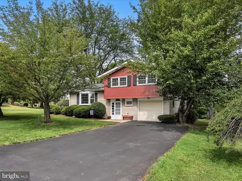 3617 Horizon Dr, Lancaster, PA 17601