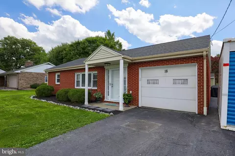 18 W Penn Grant Rd, Willow Street, PA 17584