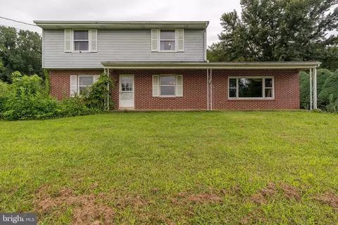 5282 Strasburg, Kinzers, PA 17535