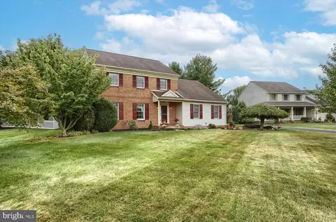 2005 Chapel Forge Dr, Lancaster, PA 17601