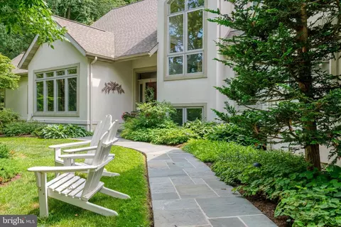 204 Spottswood Dr, Lancaster, PA 17601