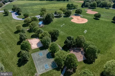 View/Area - 1100 Bluegrass Rd #DEVONSHIRE, Lancaster, PA 17601 photo 1 of 5