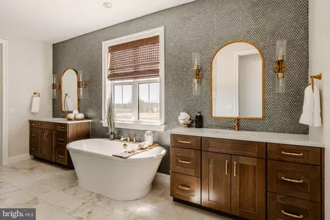 Bath - 1100 Bluegrass Rd #DEVONSHIRE, Lancaster, PA 17601 photo 1 of 11