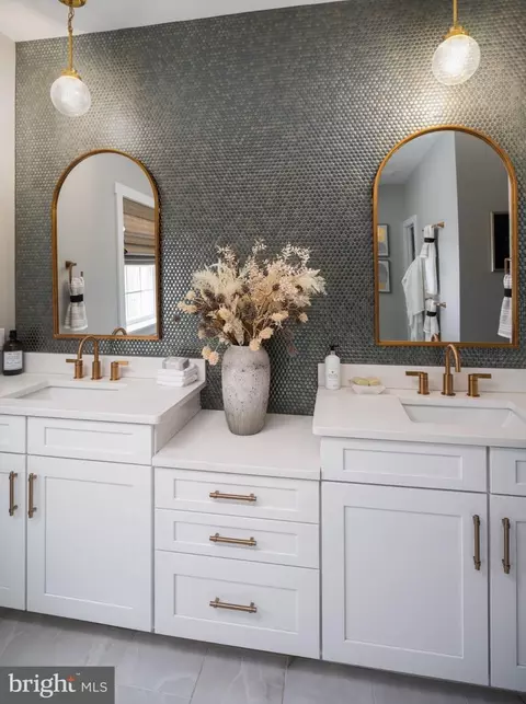Bath - 1100 Bluegrass Rd #DEVONSHIRE, Lancaster, PA 17601 photo 3 of 11