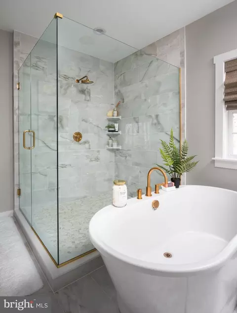 Bath - 1100 Bluegrass Rd #DEVONSHIRE, Lancaster, PA 17601 photo 4 of 11