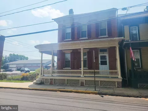 182 S Charlotte St, Manheim, PA 17545