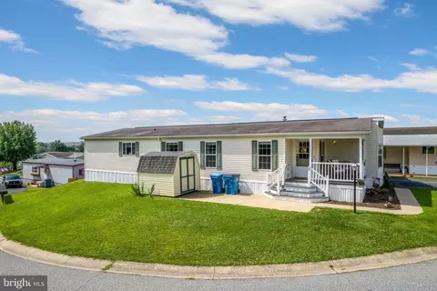 62 Ridgewood Mnr, Manheim, PA 17545