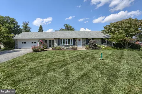 9 Budview Dr, Willow Street, PA 17584