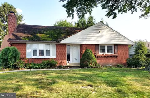 608 E Hummelstown St, Elizabethtown, PA 17022