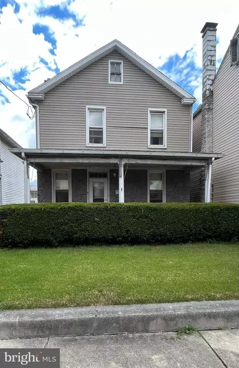 10 W Stiegel St, Manheim, PA 17545