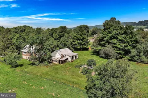 560 Galen Hall Rd, Reinholds, PA 17569