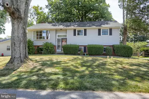 2339 Beacon Hill Rd, Lancaster, PA 17601