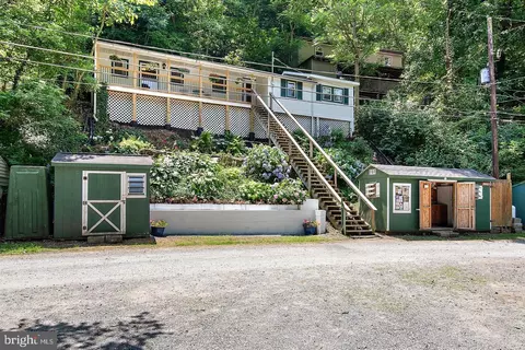 6 Trolley Rd, Pequea, PA 17565