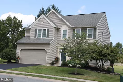702 Farnum Rd, Lititz, PA 17543