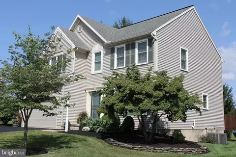 702 Farnum Rd, Lititz, PA 17543 photo 3