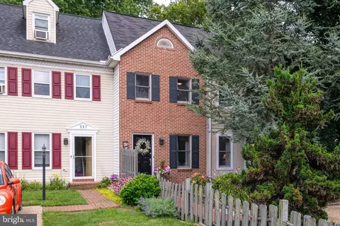 335 Cardinal Rd, Lititz, PA 17543