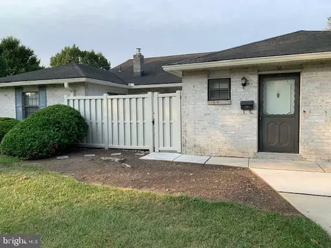 56 Valleybrook Dr, Lancaster, PA 17601