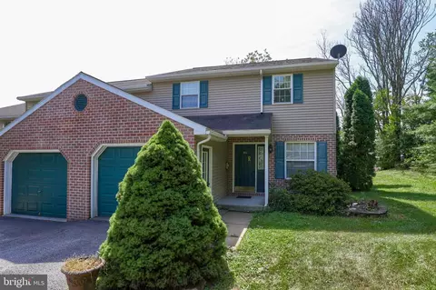 340 Cardinal Ln, Leola, PA 17540