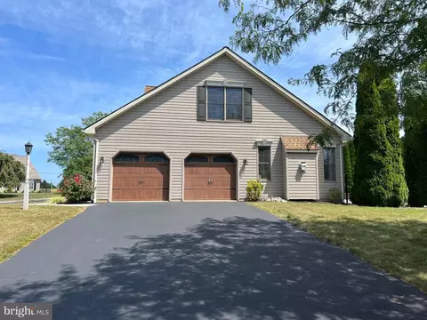 10 Crimson Ln, Lititz, PA 17543 photo 4