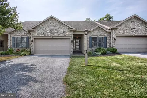 43 Midway Farms Ln, Lancaster, PA 17602