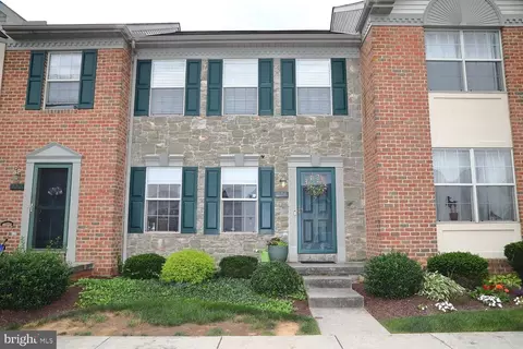 224 Cobblestone Ln, Lancaster, PA 17601