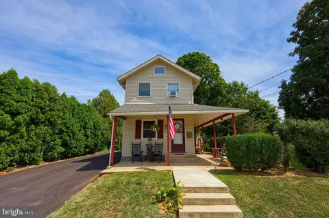 151 N Hazel St, Manheim, PA 17545