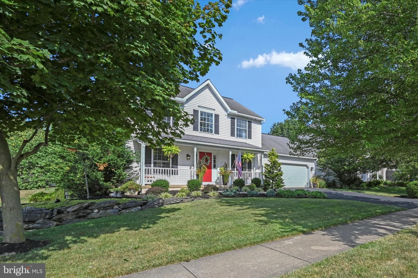 204 N Oak St, Lititz, PA 17543 photo 4