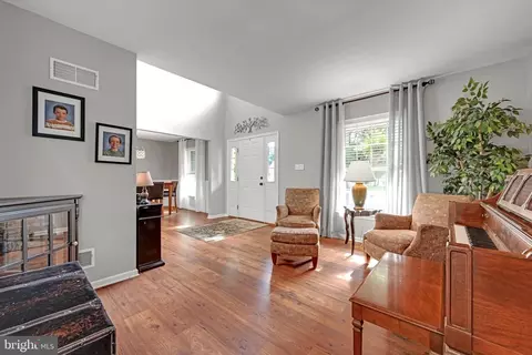 204 N Oak St, Lititz, PA 17543 photo 9