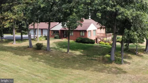 1116 Shumaker Rd, Manheim, PA 17545