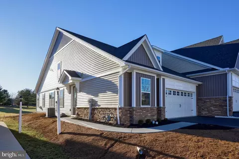 132 Copperstone Ct #53, Millersville, PA 17551