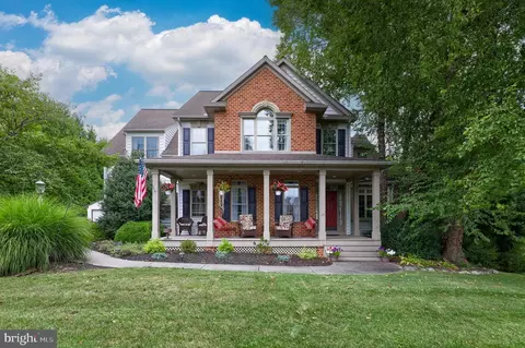 17 Farmington Way, New Providence, PA 17560