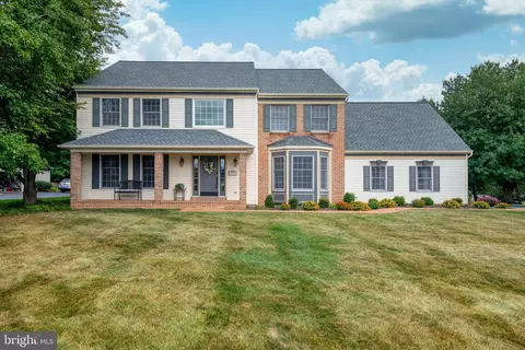 15 Old Post Ln, Lititz, PA 17543