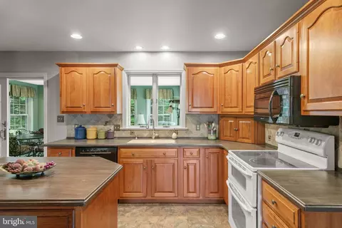 15 Old Post Ln, Lititz, PA 17543 photo 24