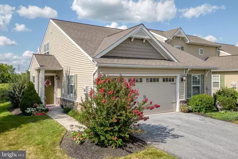 617 Cromwell Cir, Willow Street, PA 17584