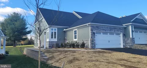 124 Copperstone Ct #51, Millersville, PA 17551