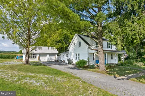 2860 Weaver Rd, Lancaster, PA 17601