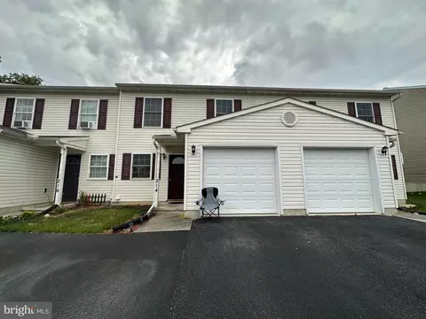 214 Red Cedar Ln, Marietta, PA 17547