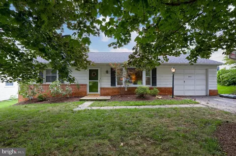 161 Hostetter Ln, Lancaster, PA 17602