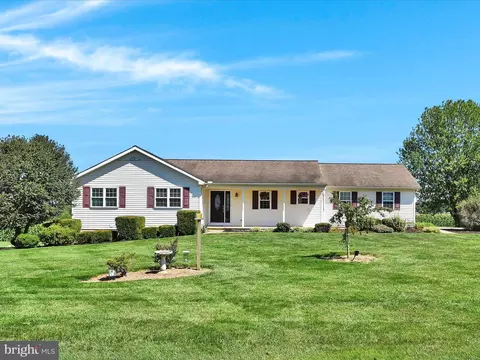 347 Fox Hunt Dr, Nottingham, PA 19362