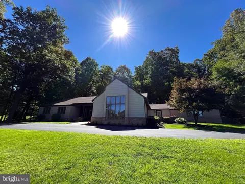 862 Timberline Dr, Gap, PA 17527